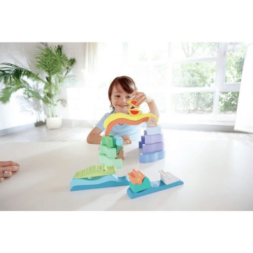 Hape-Montessori piramis építő