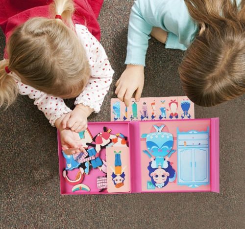 Öltöztetős kreatív játék  (FJ)